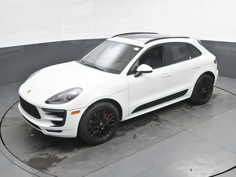 Used 2018 Porsche Macan GTS w/ Premium Package Plus AWD/4WD image 37