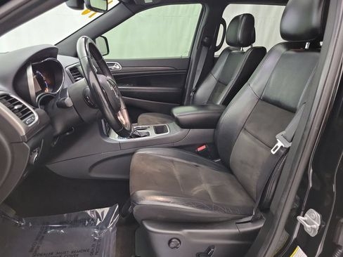 Used 2018 Jeep Grand Cherokee Altitude AWD/4WD image 9