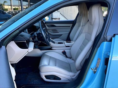 Used 2023 Porsche Taycan image 7