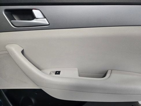 Used 2016 Hyundai Sonata SE image 8