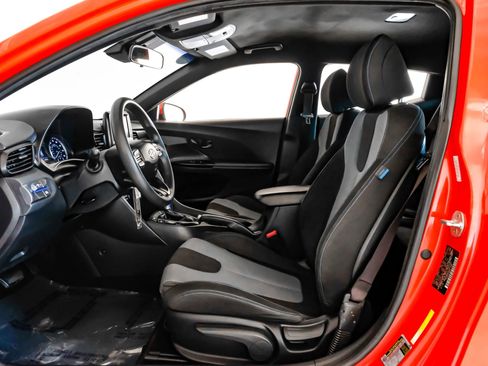 Used 2020 Hyundai Veloster 2.0 image 3