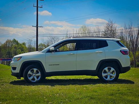 Used 2020 Jeep Compass Latitude AWD/4WD image 6