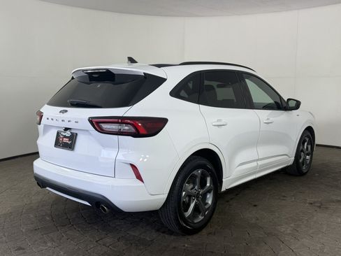 Used 2023 Ford Escape ST-Line FWD image 9