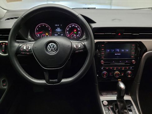Used 2021 Volkswagen Passat 2.0T SE FWD image 22