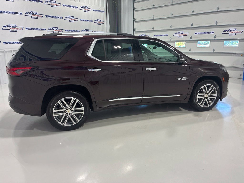Used 2023 Chevrolet Traverse High Country w/ LPO, Floor Liner Package AWD/4WD image 6