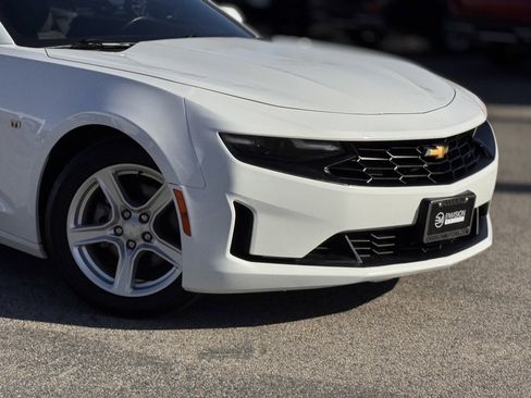 Used 2020 Chevrolet Camaro LT image 3