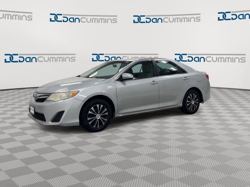 Used 2012 Toyota Camry LE image 4
