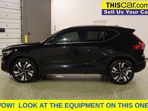 Used 2024 Volvo XC40 B5 Plus w/ Protection Package Premier AWD/4WD image 4