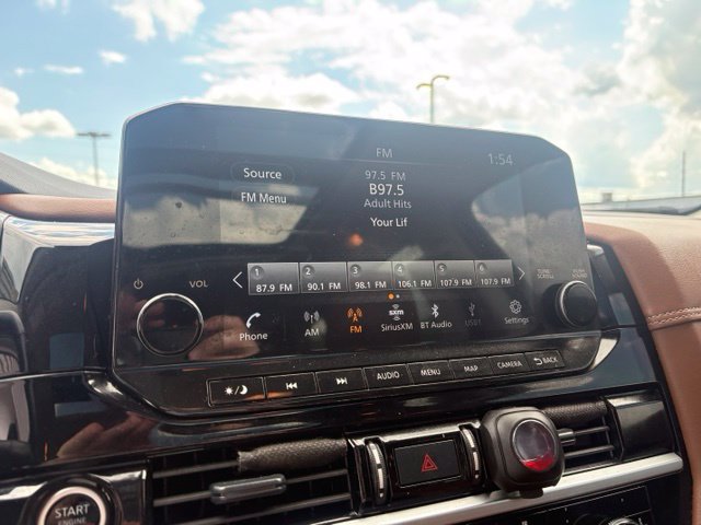 Used 2024 Nissan Pathfinder Platinum AWD/4WD image 17