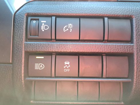 Used 2025 Toyota Tacoma TRD Off-Road image 23