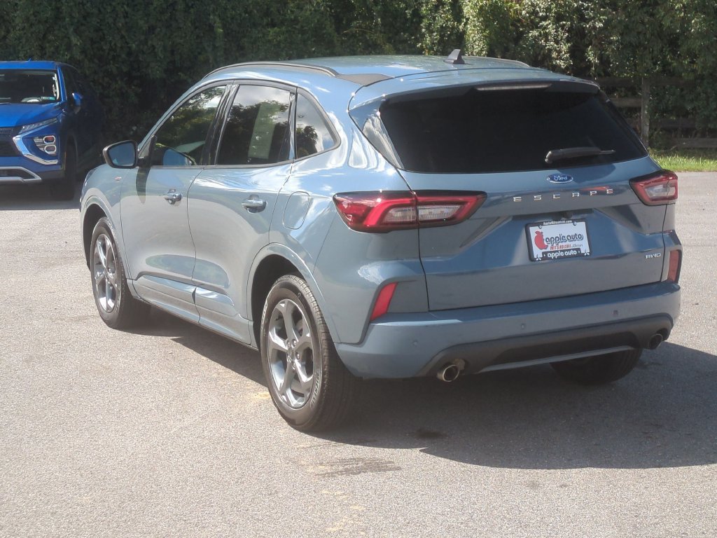 Used 2023 Ford Escape ST-Line w/ Tech Pack #1 AWD/4WD image 7