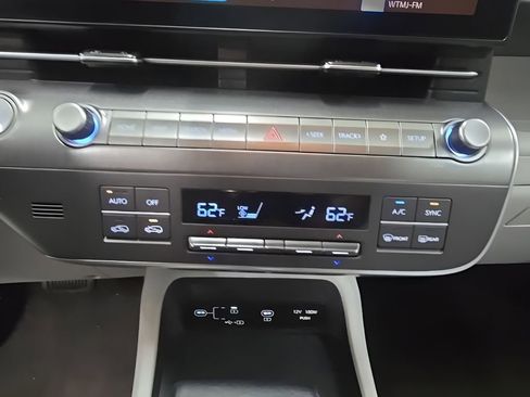 Used 2024 Hyundai Kona SEL FWD image 23