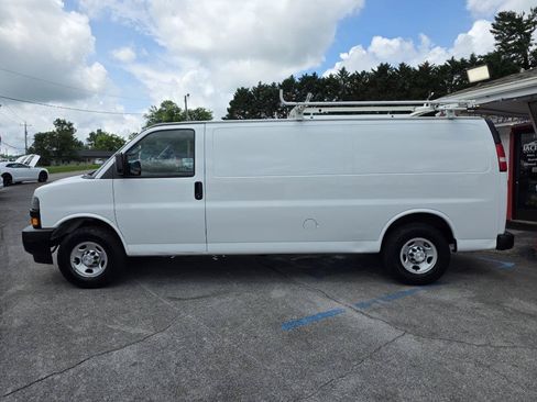 Used 2019 Chevrolet Express 2500 Extended w/ Driver Convenience Package RWD image 3