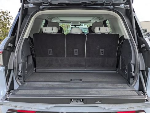 New 2026 Lincoln Navigator Reserve AWD/4WD image 13