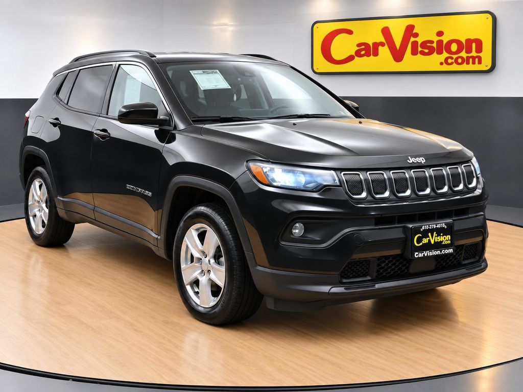 Used 2022 Jeep Compass Latitude w/ Convenience Group AWD/4WD image 1