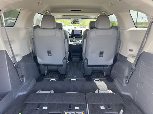 Used 2024 Toyota Sienna XLE w/ XLE Plus Package AWD/4WD image 16