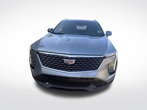 Used 2025 Cadillac XT4 Premium Luxury FWD image 9