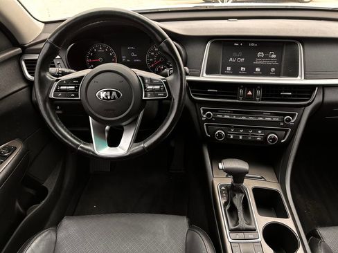 Used 2020 Kia Optima SE image 12