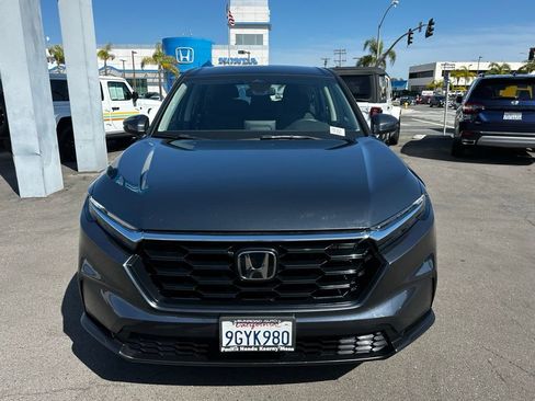 Used 2023 Honda CR-V LX image 3