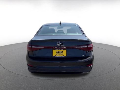 Used 2025 Volkswagen Jetta SE FWD image 12