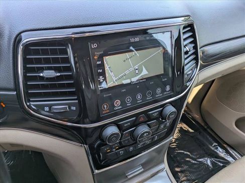 Used 2020 Jeep Grand Cherokee Limited AWD/4WD image 12