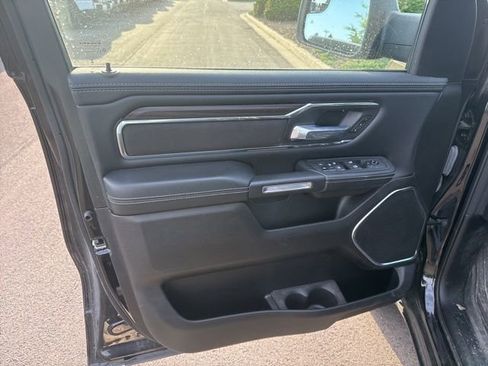 Used 2025 RAM 1500 Laramie w/ Sport Appearance Package AWD/4WD image 8