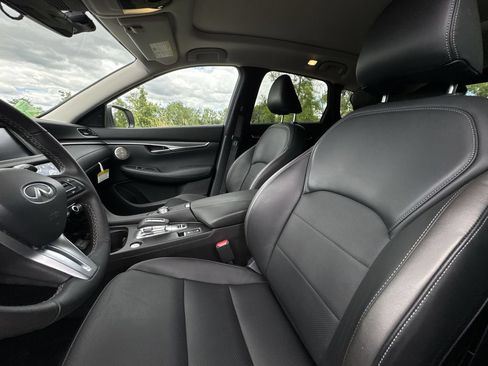 Certified 2025 INFINITI QX50 Luxe w/ Accent Package AWD/4WD image 13