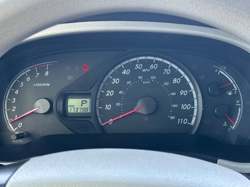 Used 2013 Toyota Sienna LE image 22