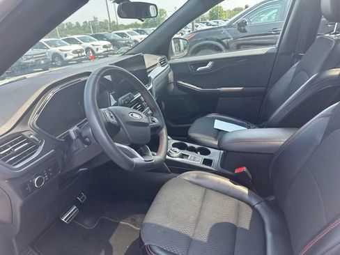 Used 2023 Ford Escape ST-Line w/ Tech Pack #1 AWD/4WD image 4