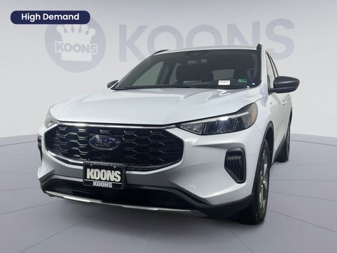 Used 2025 Ford Escape ST-Line w/ Equipment Group 301A image 1