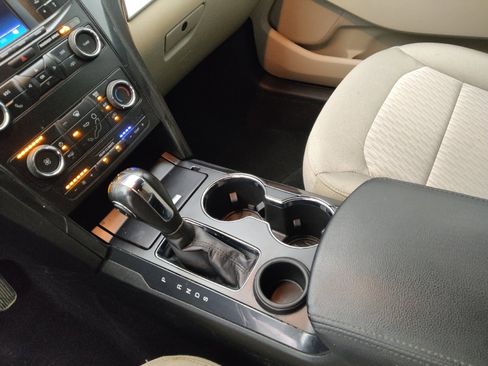 Used 2018 Ford Explorer FWD image 26