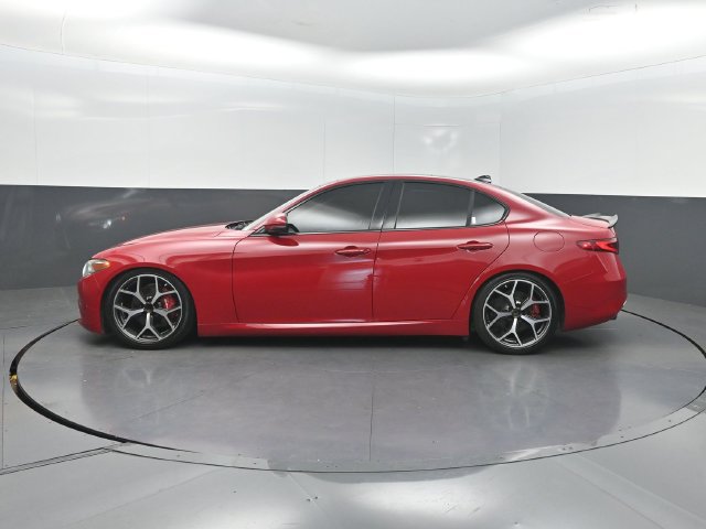 Used 2019 Alfa Romeo Giulia Ti RWD image 3