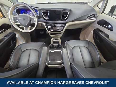 Used 2020 Chrysler Pacifica Limited w/ Tire & Wheel Group image 27