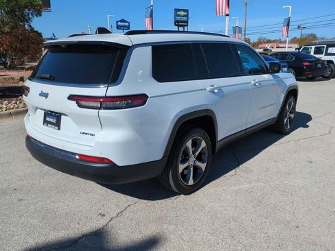 Used 2023 Jeep Grand Cherokee L Limited w/ Luxury Tech Group II image 8