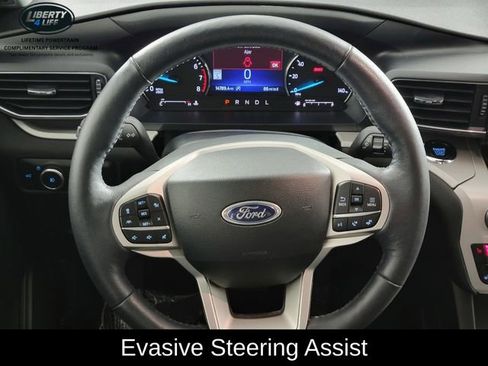 Used 2023 Ford Explorer XLT w/ Equipment Group 202A AWD/4WD image 27