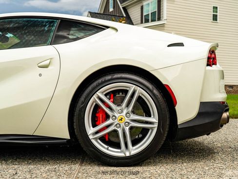 Used 2019 Ferrari 812 Superfast image 5