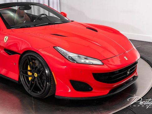 Used 2019 Ferrari Portofino image 2