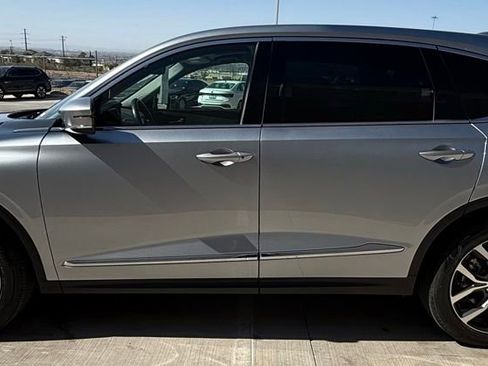 Used 2024 Acura MDX FWD w/ Technology Package image 5