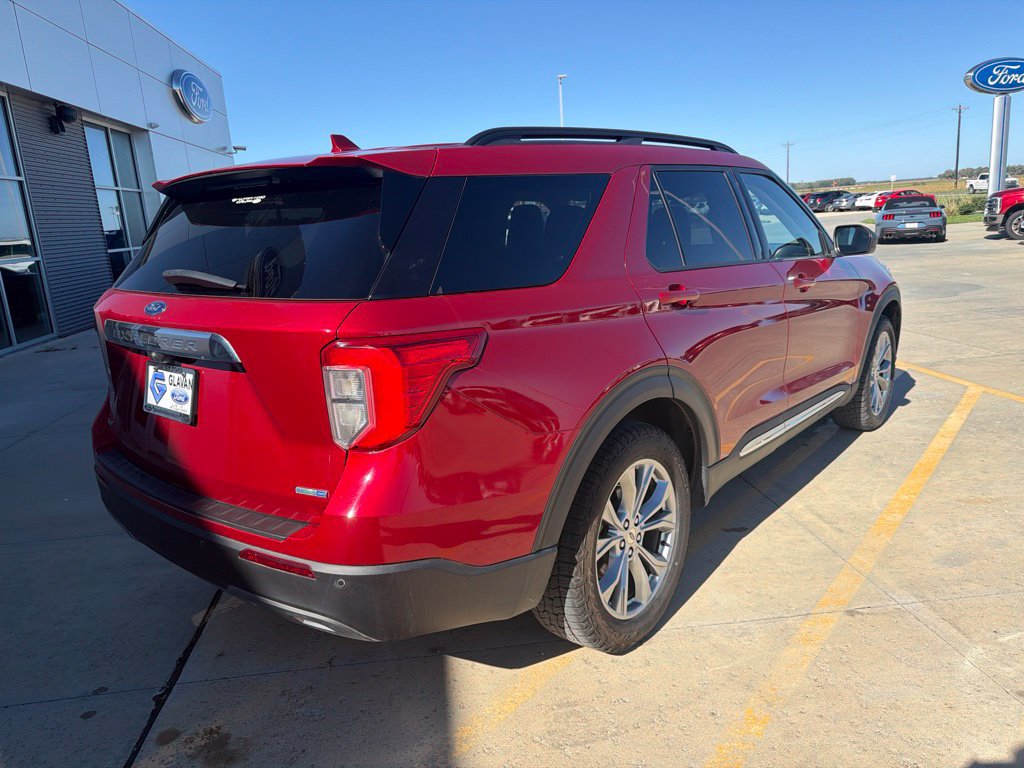 Used 2020 Ford Explorer XLT w/ Equipment Group 202A AWD/4WD image 9