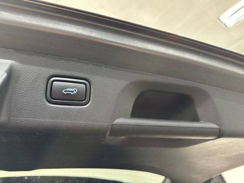 Used 2023 Hyundai Palisade Calligraphy image 32