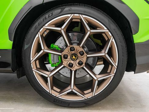 Used 2024 Lamborghini Urus Performante AWD/4WD image 7