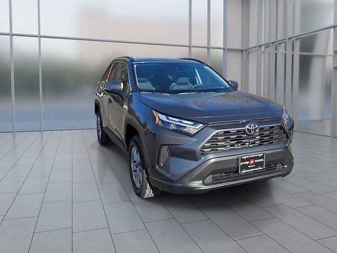 New 2025 Toyota RAV4 XLE image 5