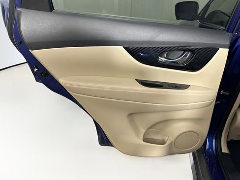Used 2017 Nissan Rogue SL FWD image 26