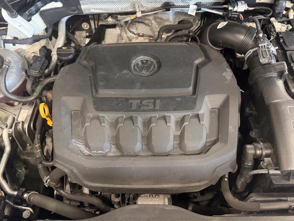 Used 2022 Volkswagen Tiguan SE R-Line AWD/4WD image 9