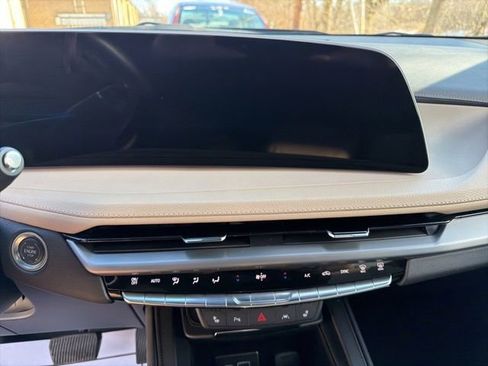 Certified 2024 Cadillac XT4 Luxury w/ Cold Weather Package image 11