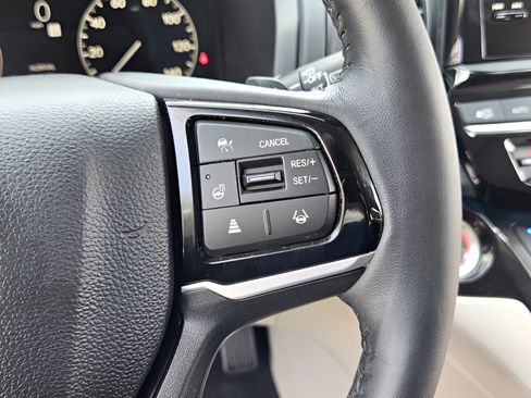 Used 2025 Honda Odyssey Elite image 25