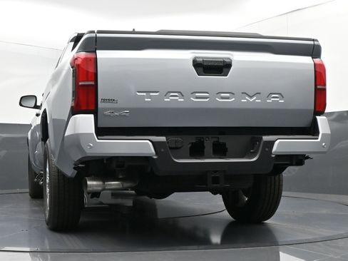Used 2024 Toyota Tacoma SR5 w/ SR5 Upgrade Package image 31