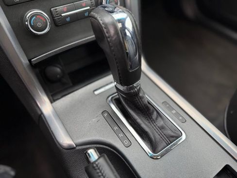 Used 2011 Lincoln MKZ image 26