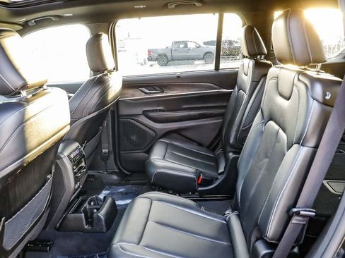 Certified 2024 Jeep Grand Cherokee L Limited w/ Luxury Tech Group II image 23