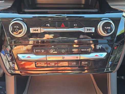 Used 2021 Ford Explorer Limited w/ Hybrid Equipment Group 310A image 21